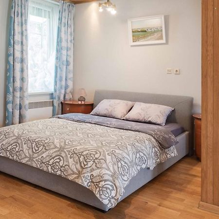 Cozy One Room Apartment With Yard Juodkrante Bagian luar foto