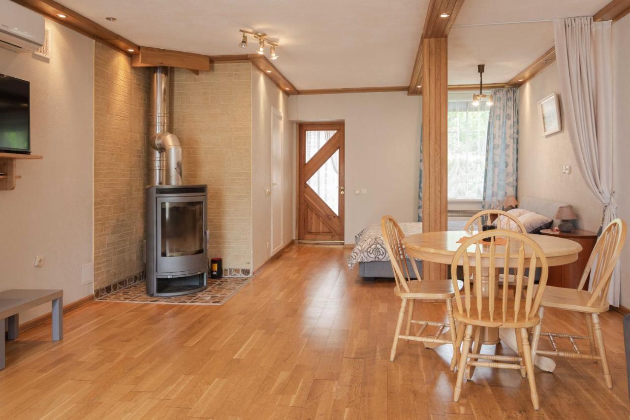 Cozy One Room Apartment With Yard Juodkrante Bagian luar foto