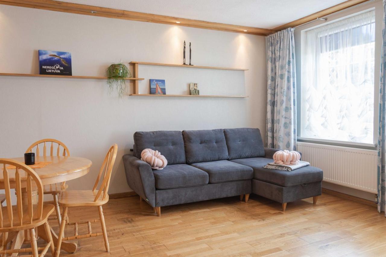Cozy One Room Apartment With Yard Juodkrante Bagian luar foto