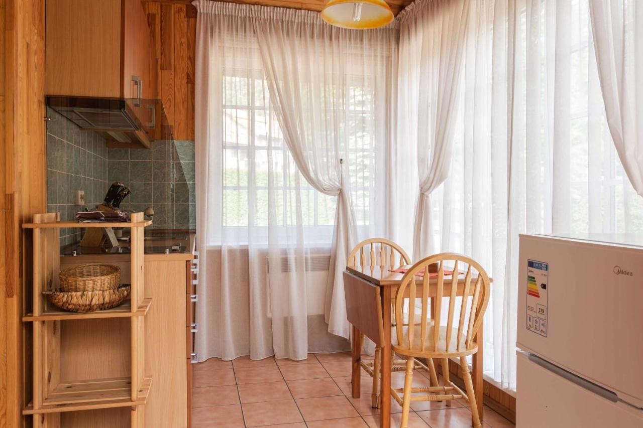 Cozy One Room Apartment With Yard Juodkrante Bagian luar foto